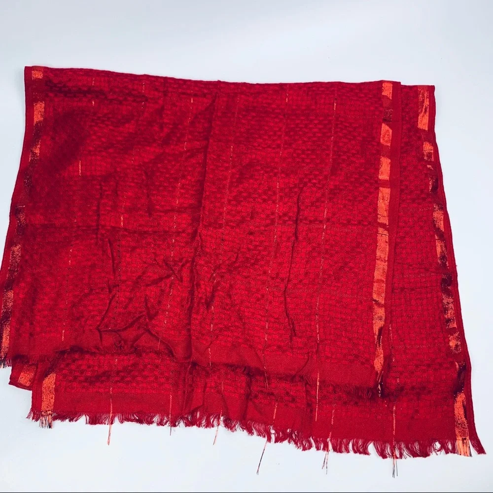 Red‎ Weaved Knit Shimmer Scarf